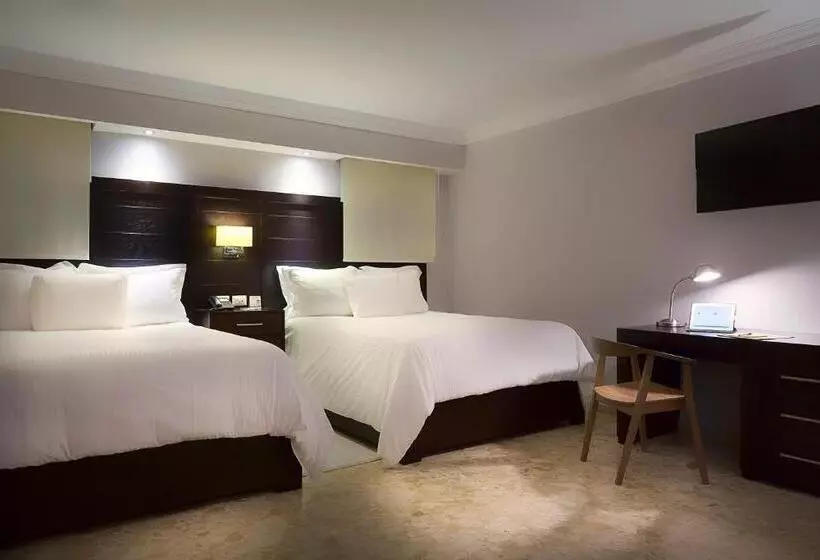 Plaza Florida Suites