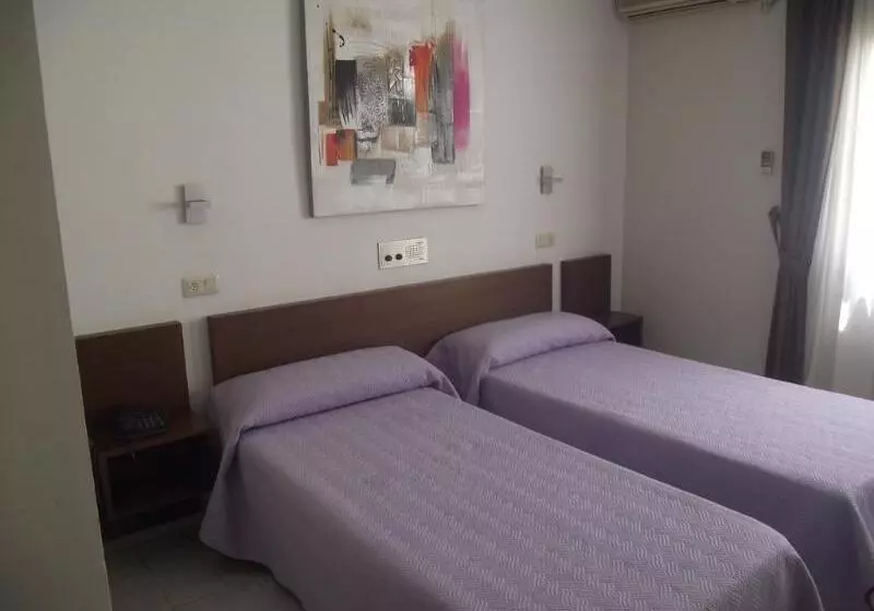 Fotos del hotel Ampuria Inn:  16