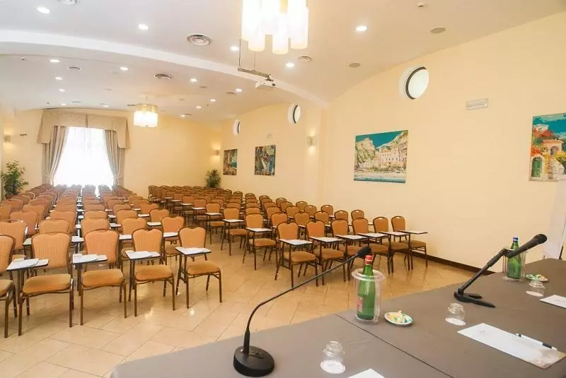 Fotos del hotel Le Cheminee Business:  16