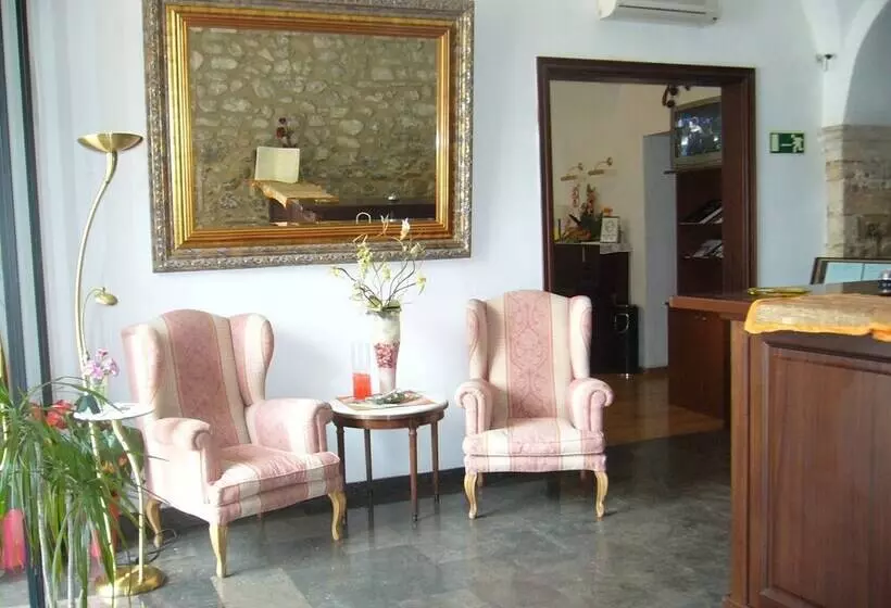 Fotos del hotel Comte Tallaferro:  12