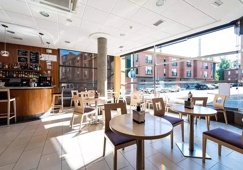 Fotos del hotel Fc Infantas De León:  23