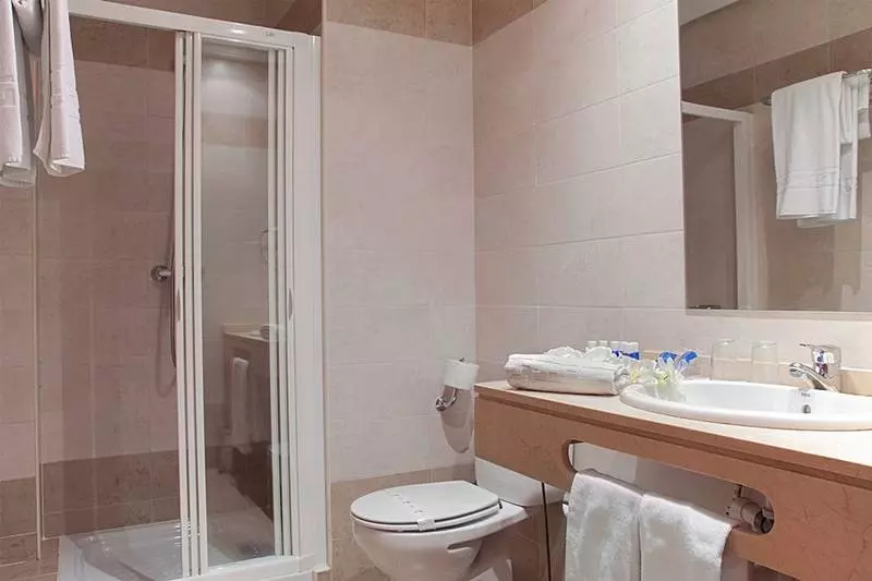 Fotos del hotel Fc Infantas De León:  14