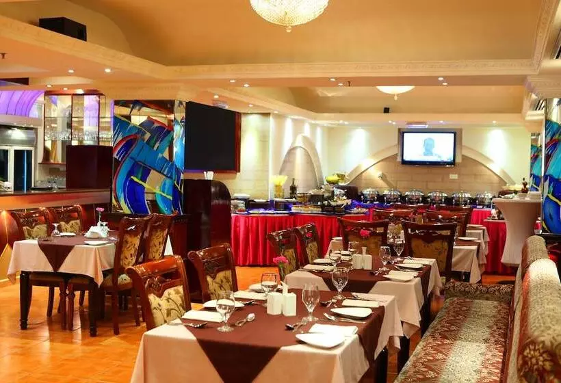 Fotos del hotel Fortune Karama:  4