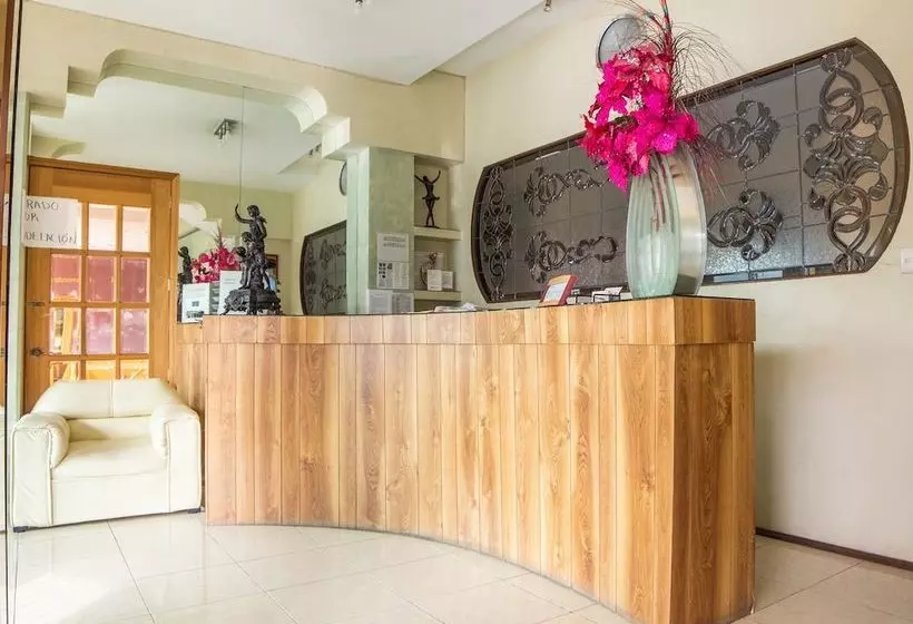 Fotos del hotel Capital O  Villa Monini:  2