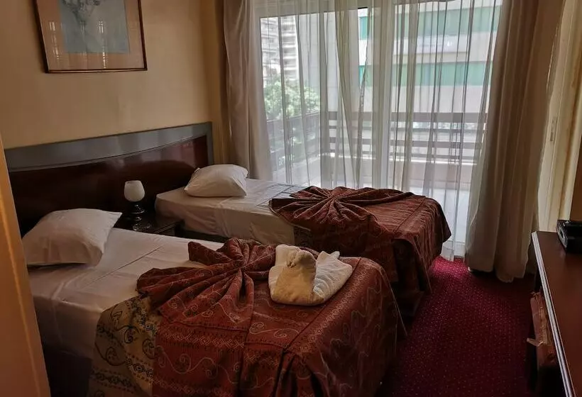 Fotos del hotel Caroline Crillon:  14