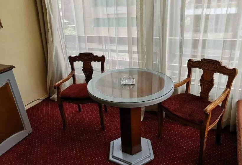 Fotos del hotel Caroline Crillon:  25