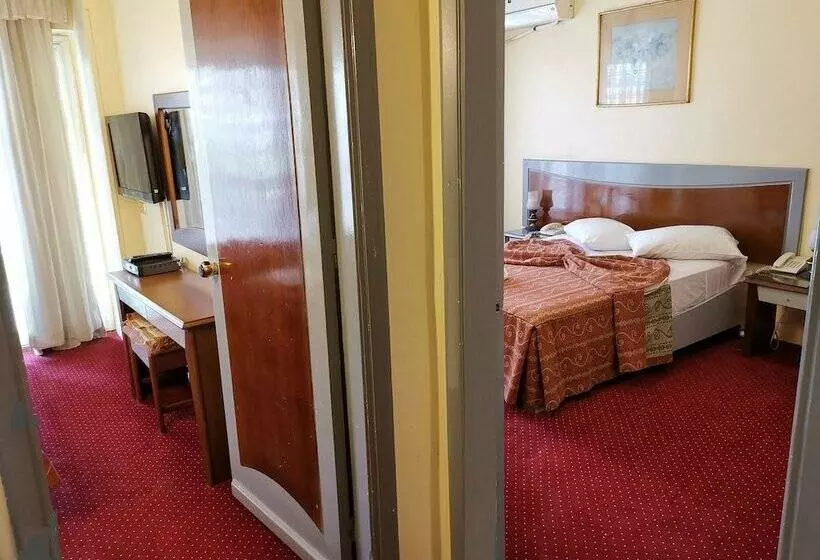 Fotos del hotel Caroline Crillon:  22