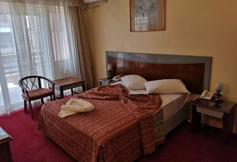 Fotos del hotel Caroline Crillon:  2