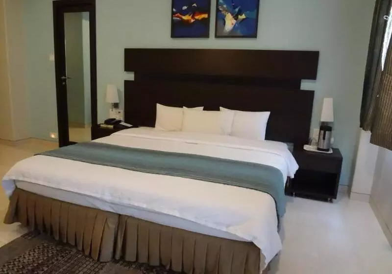 Chateau Windsor Hotel – Marine Drive
