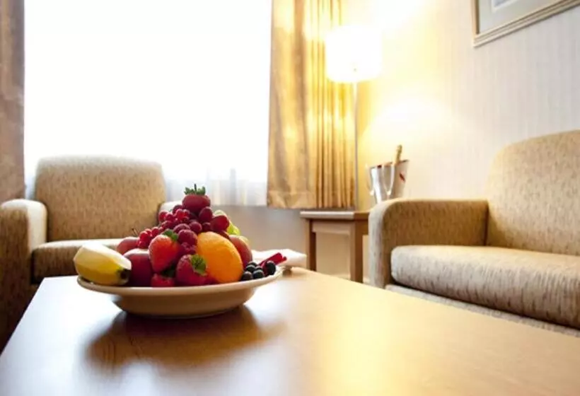 Fotos del hotel Future Inn Cardiff Bay:  14