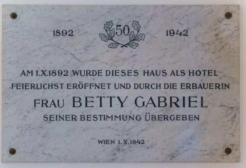 Fotos del hotel Garten- Und Kunsthotel Gabriel City:  7