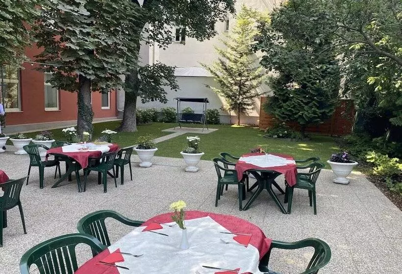 Fotos del hotel Garten- Und Kunsthotel Gabriel City:  15