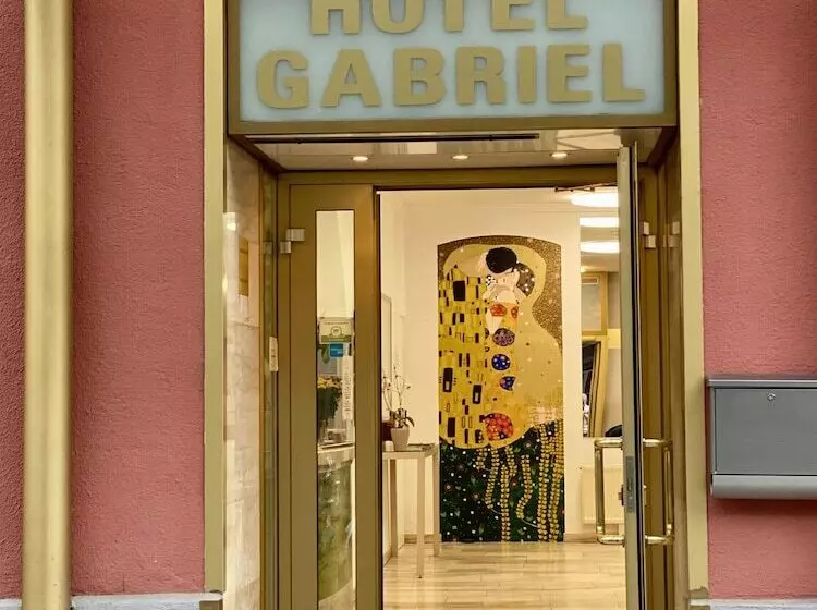 Garten- Und Kunsthotel Gabriel City