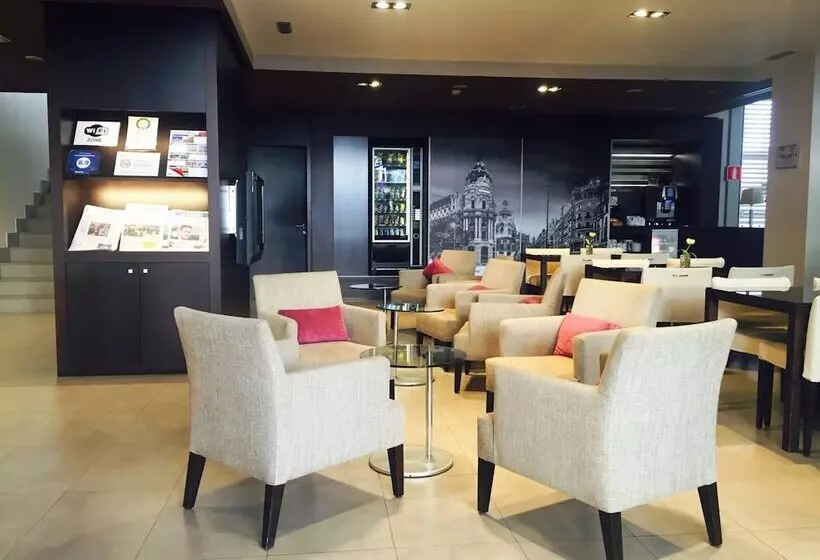 Fotos del hotel Suites Viena Plaza De España:  3