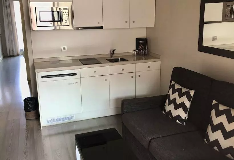 Fotos del hotel Suites Viena Plaza De España:  25