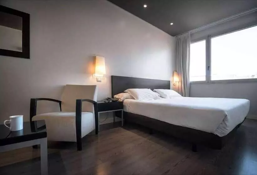 Fotos del hotel Suites Viena Plaza De España:  16