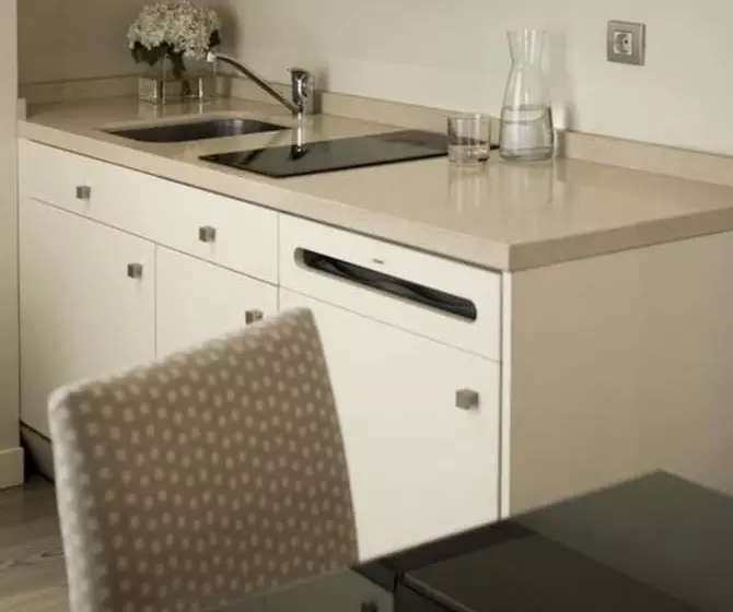 Fotos del hotel Suites Viena Plaza De España:  6