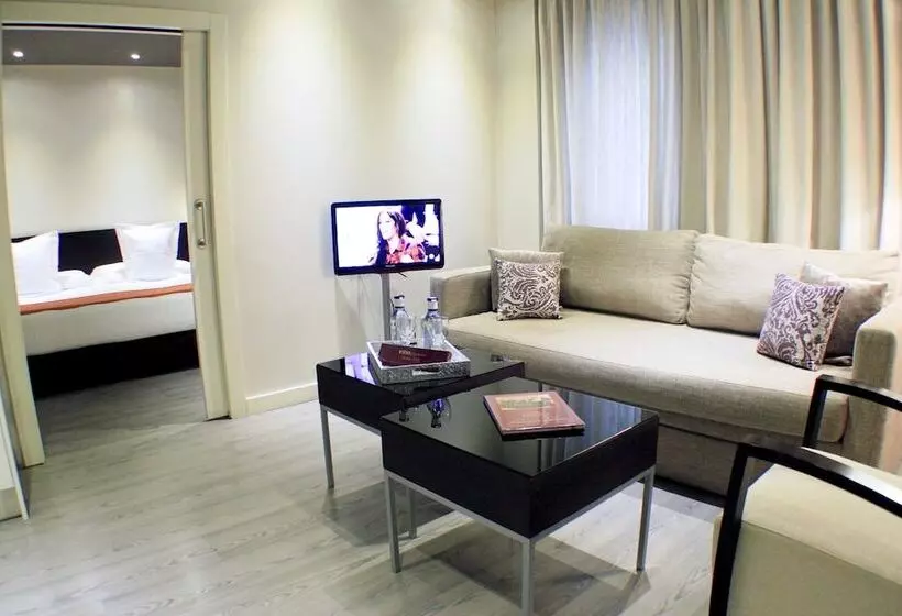 Fotos del hotel Suites Viena Plaza De España:  21