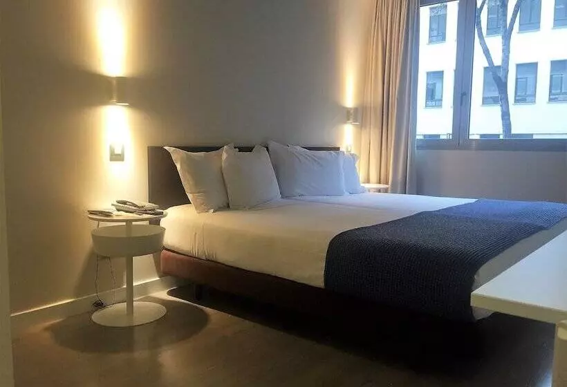 Suites Viena Plaza De España