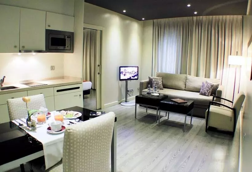 Fotos del hotel Suites Viena Plaza De España:  23