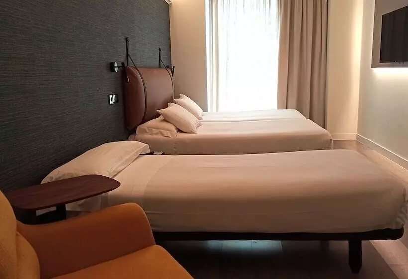 Fotos del hotel Suites Viena Plaza De España:  24