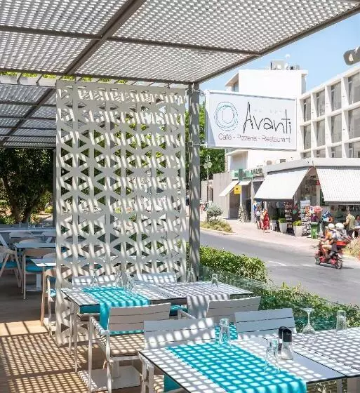 Fotos del hotel Triton Boutique:  3