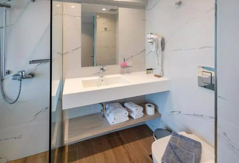 Fotos del hotel Triton Boutique:  4