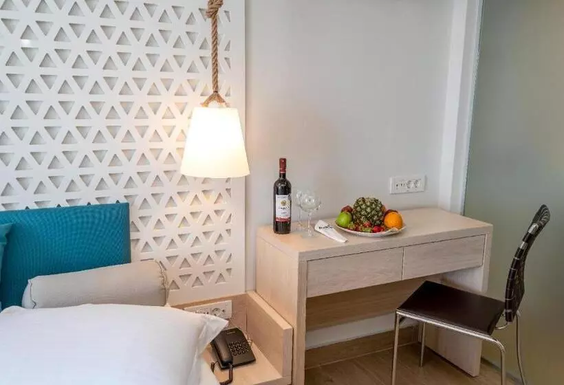 Fotos del hotel Triton Boutique:  12