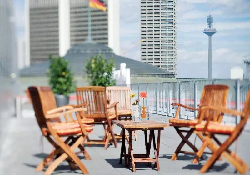Fotos del hotel Mövenpick Hotel Frankfurt City:  5