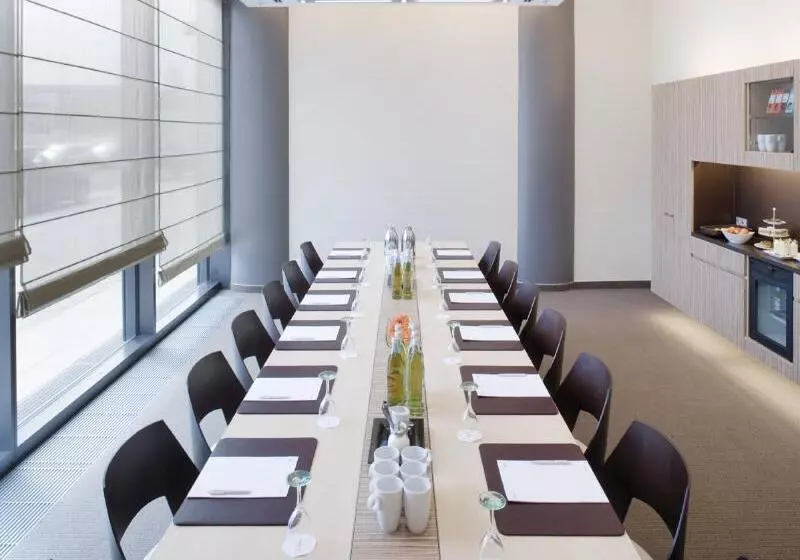 Fotos del hotel Mövenpick Hotel Frankfurt City:  4