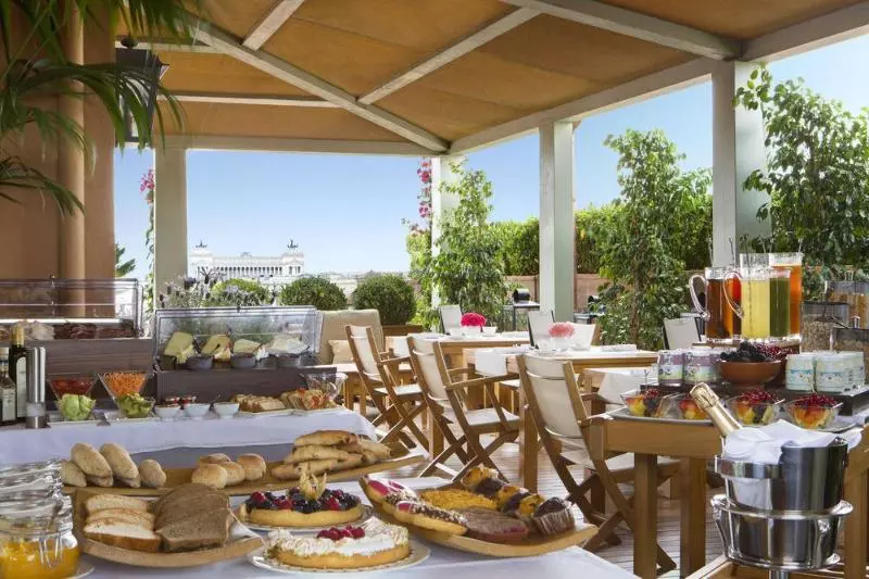 Fotos del hotel Portrait Roma  Lungarno Collection:  4