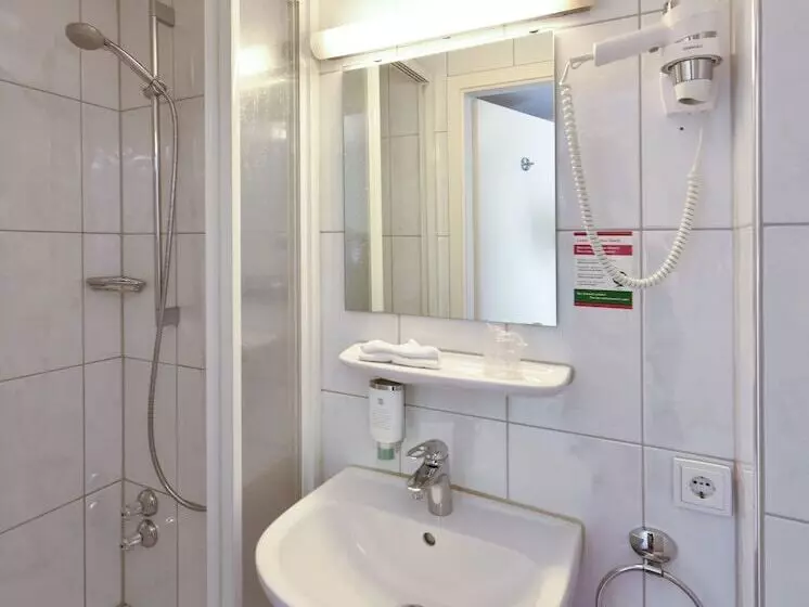 Fotos del hotel Adria München:  6