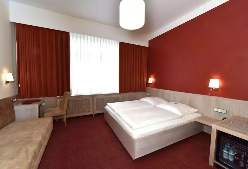 Fotos del hotel Adria München:  3