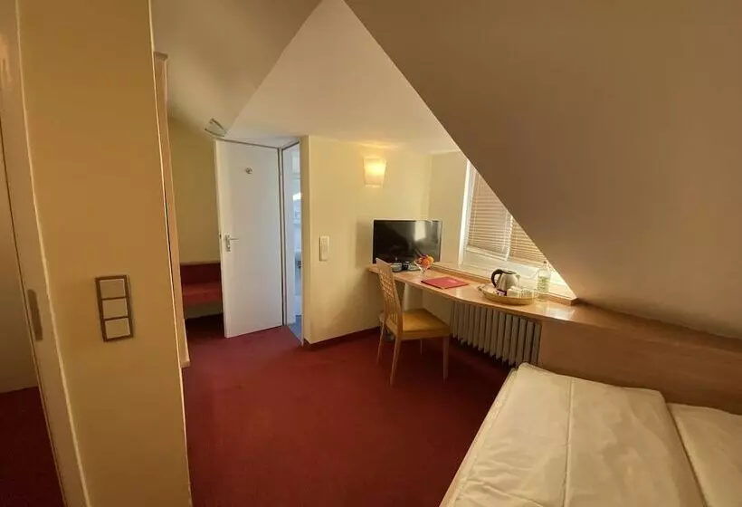 Fotos del hotel Adria München:  23