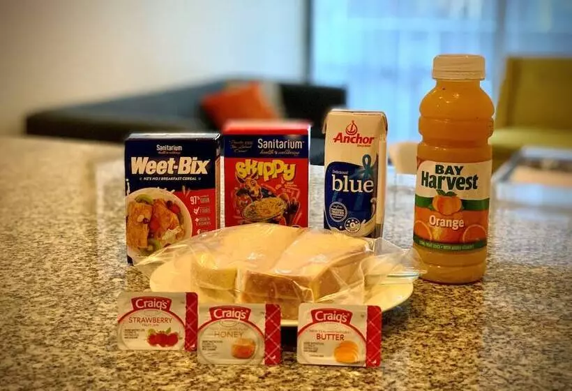 Fotos del hotel Quest On Queen Serviced Apartments:  5