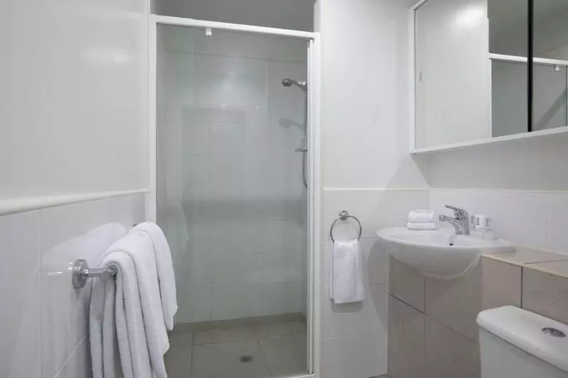 Fotos del hotel Quest On Queen Serviced Apartments:  13