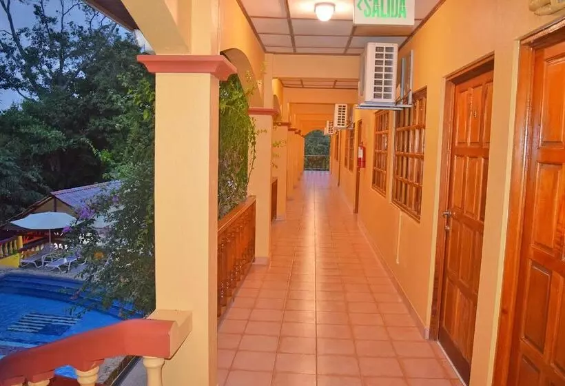 Fotos del hotel Tres Banderas:  3