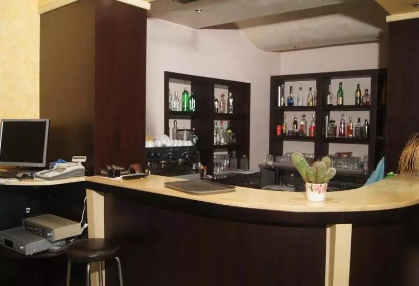 Fotos del hotel Bristol Hotel Tirana:  6