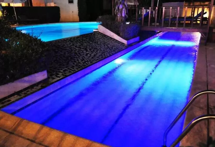 Fotos del hotel Flamboyants:  5