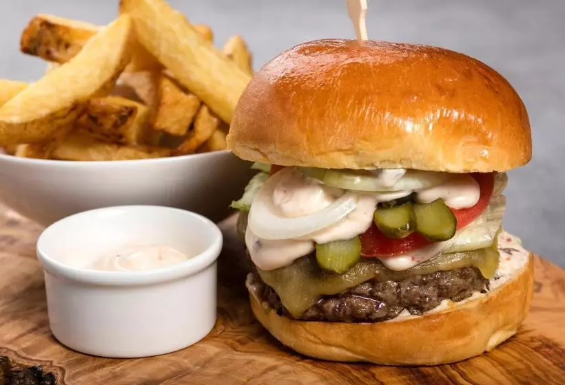 Fotos del hotel The Address Citywest (formerly Kingswood Hotel):  2