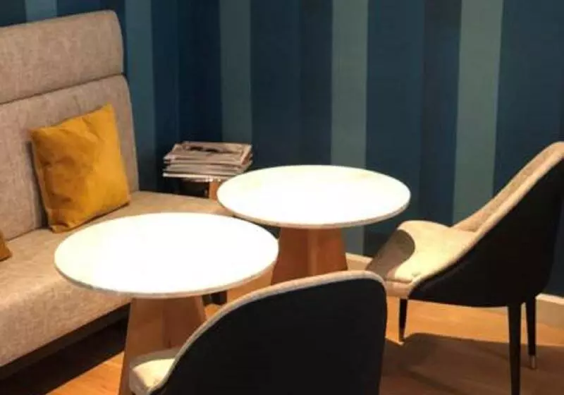 Fotos del hotel Opera Frochot:  10