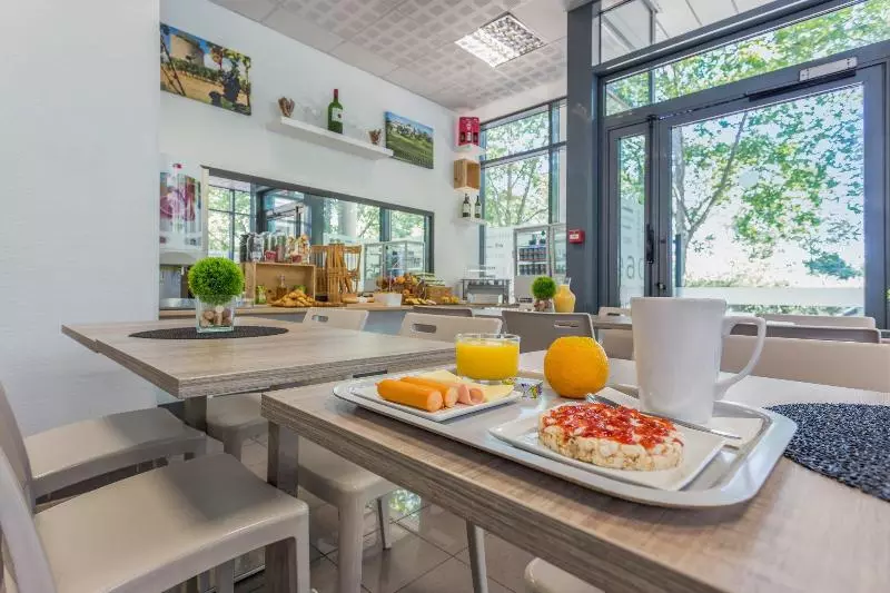 Fotos del hotel Appart'City Bordeaux Centre:  10