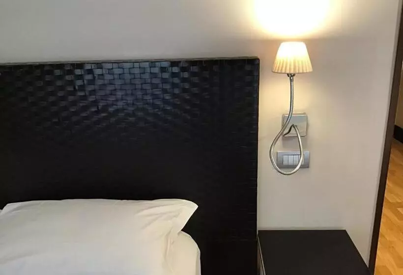 Fotos del hotel Mh Design:  16