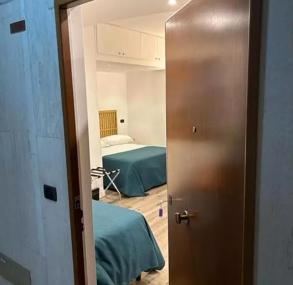 Fotos del hotel Mh Design:  23