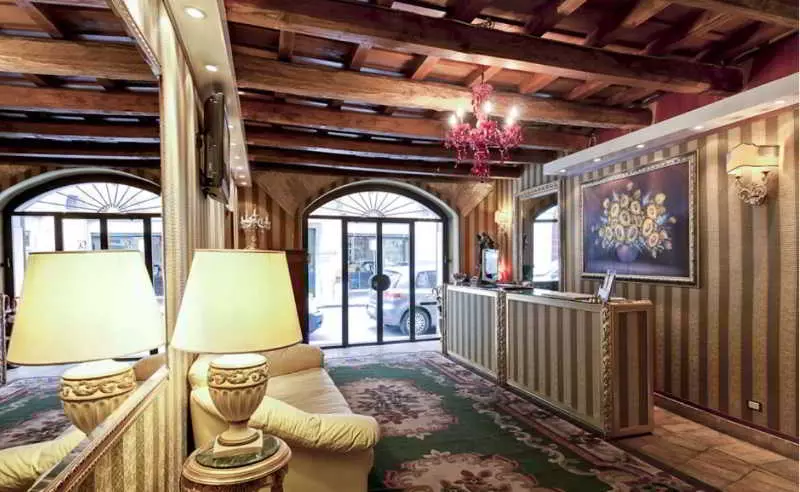 Fotos del hotel Relais Group Palace:  5