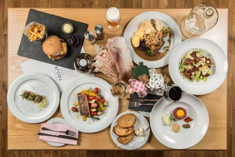 Fotos del hotel Troja:  7