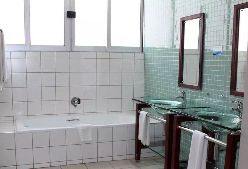 Fotos del hotel Circa Luxury Apartment:  19