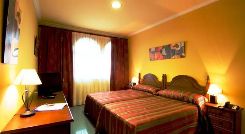 Fotos del hotel Topacio:  6