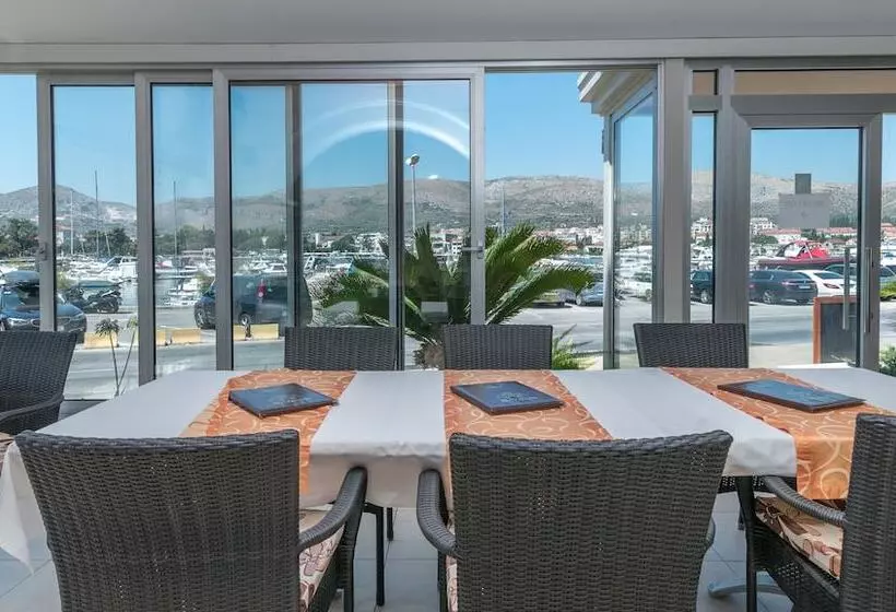 Fotos del hotel Trogir Palace:  8