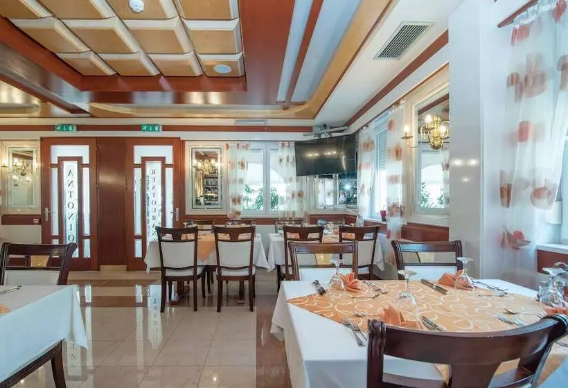 Fotos del hotel Trogir Palace:  4